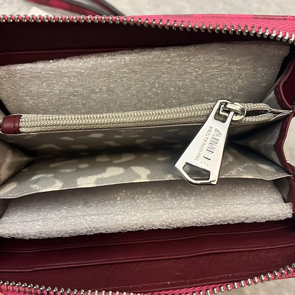 Aimee Kestenberg Two Tone Pink Wristlet New with Tags